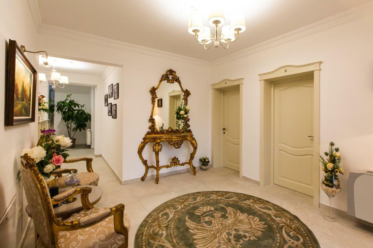 Ave, Alba! Hotel อัลบายูเลีย ภายนอก รูปภาพ