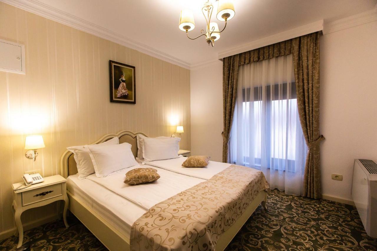 Ave, Alba! Hotel อัลบายูเลีย ภายนอก รูปภาพ