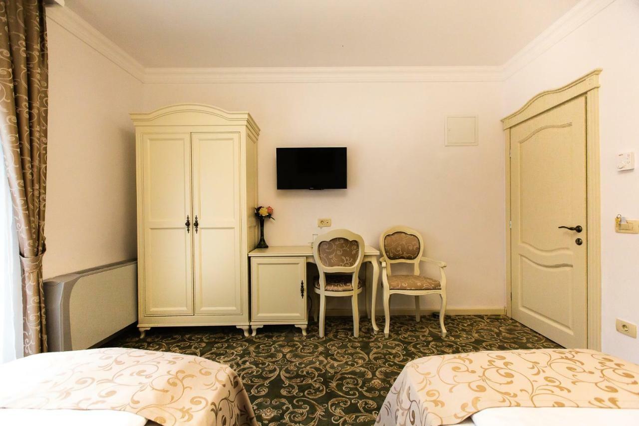 Ave, Alba! Hotel อัลบายูเลีย ภายนอก รูปภาพ