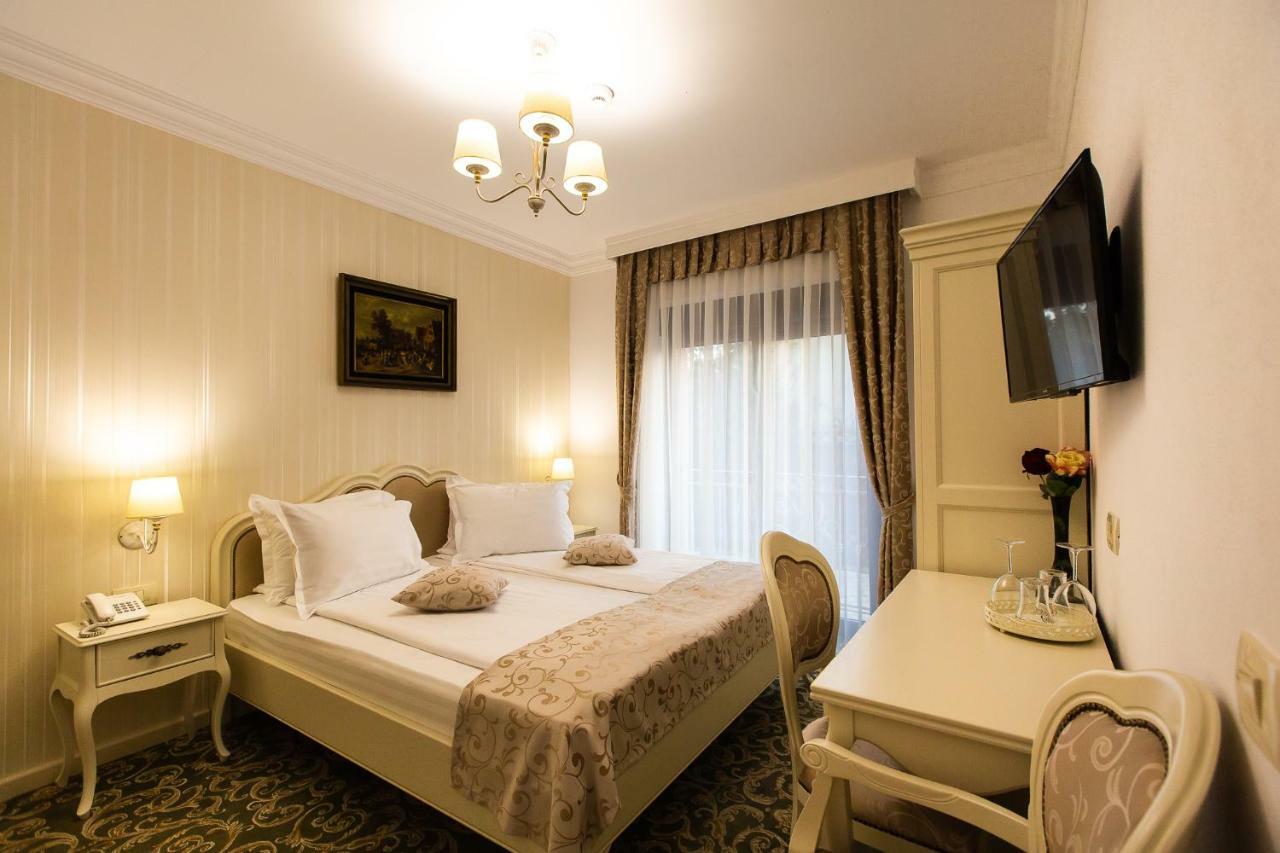Ave, Alba! Hotel อัลบายูเลีย ภายนอก รูปภาพ