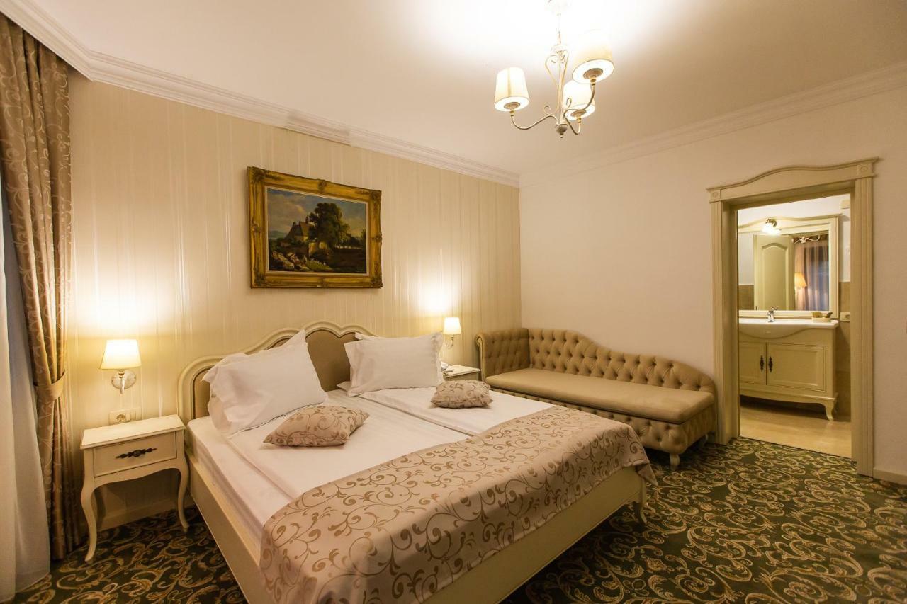 Ave, Alba! Hotel อัลบายูเลีย ภายนอก รูปภาพ