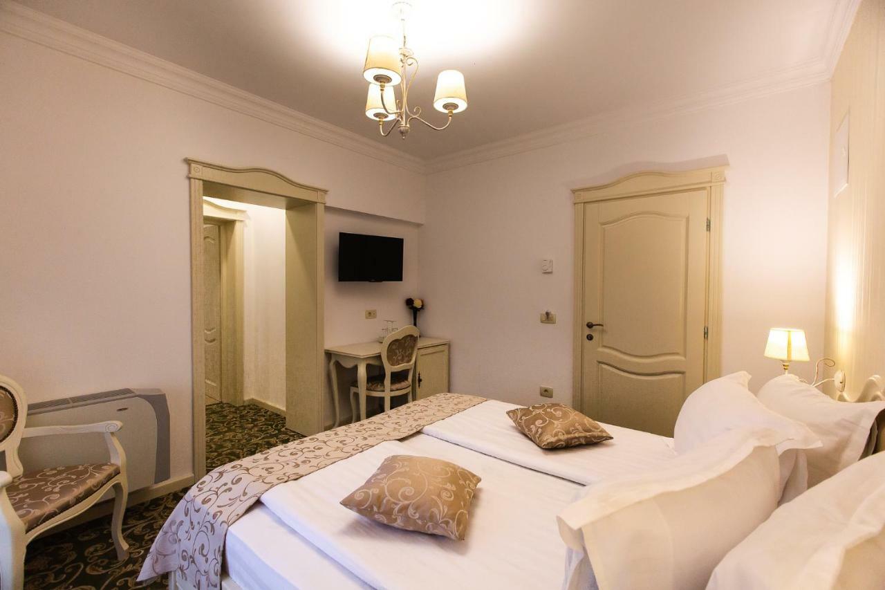 Ave, Alba! Hotel อัลบายูเลีย ภายนอก รูปภาพ