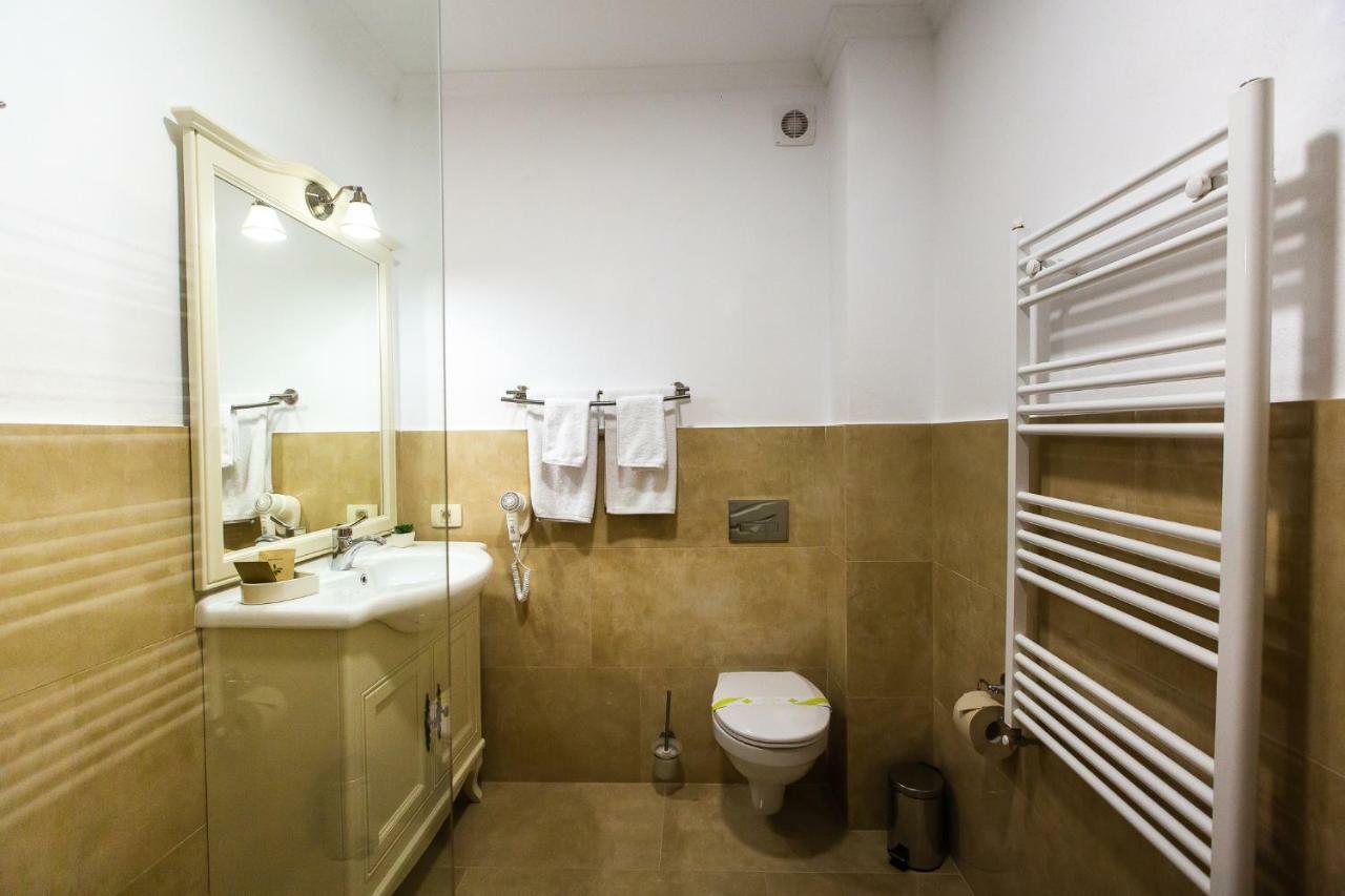 Ave, Alba! Hotel อัลบายูเลีย ภายนอก รูปภาพ